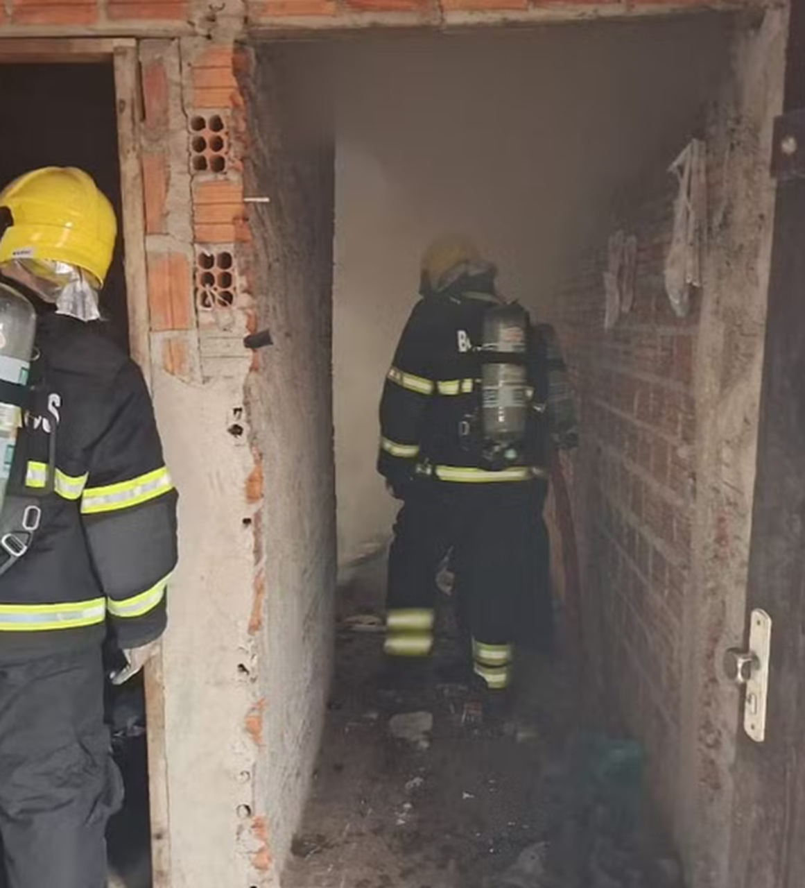 incendio-iniciado-por-crianca-deixa-casa-parcialmente-destruida-em-guarai