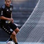 Rafael Moura é apresentado ao Botafogo.Créditos: Reprodução Twitter