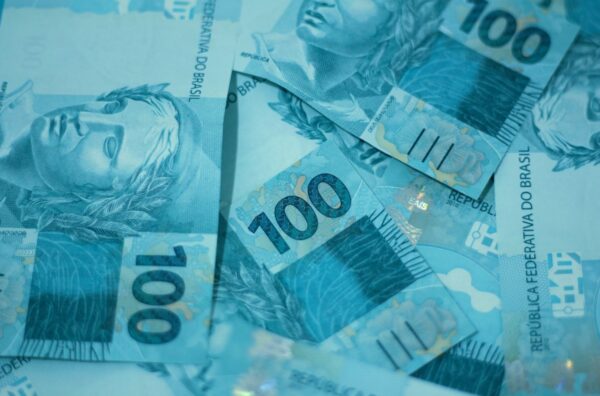 Carro avaliado em R$ 70 mil vai a leilão por R$ 17 mil