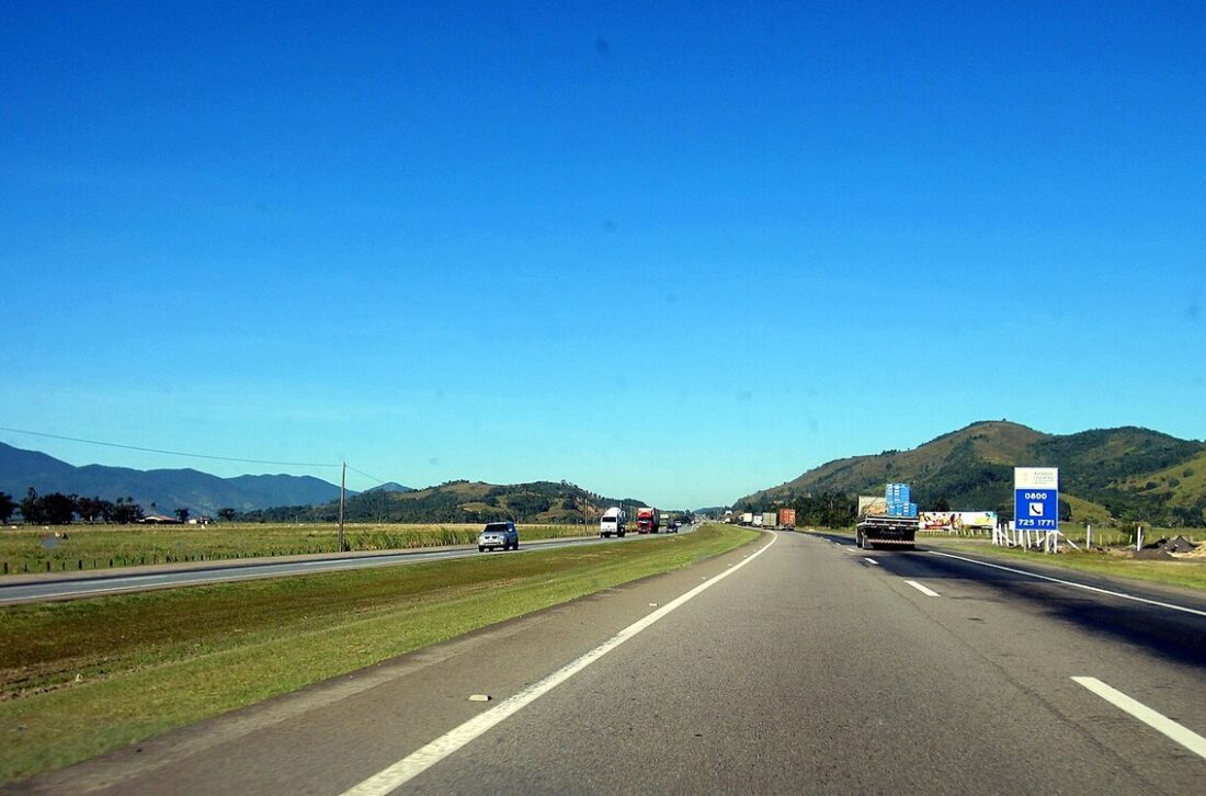Frente fria derruba temperaturas e muda a rotina no fim de semana